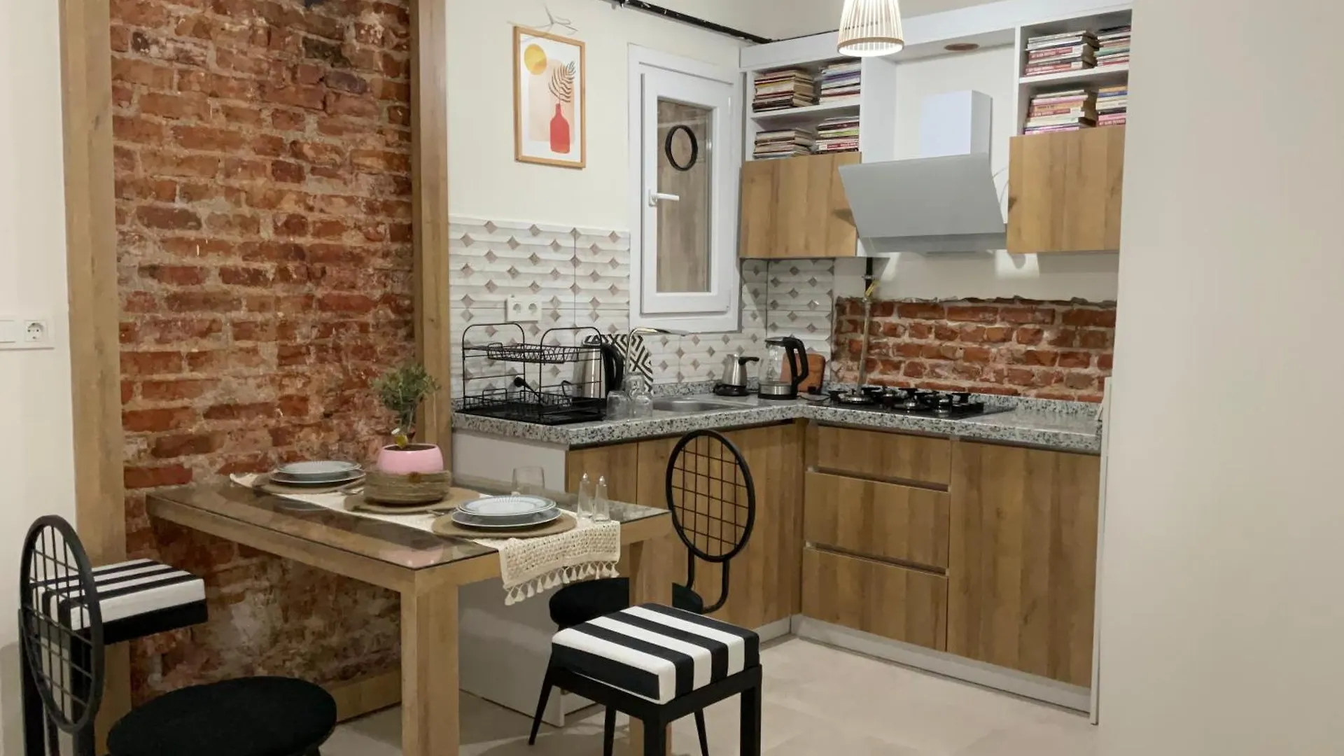 2Br And 2Bath Balcony Apt In Heart Of Isatanbul #3 Istanbul Turkey