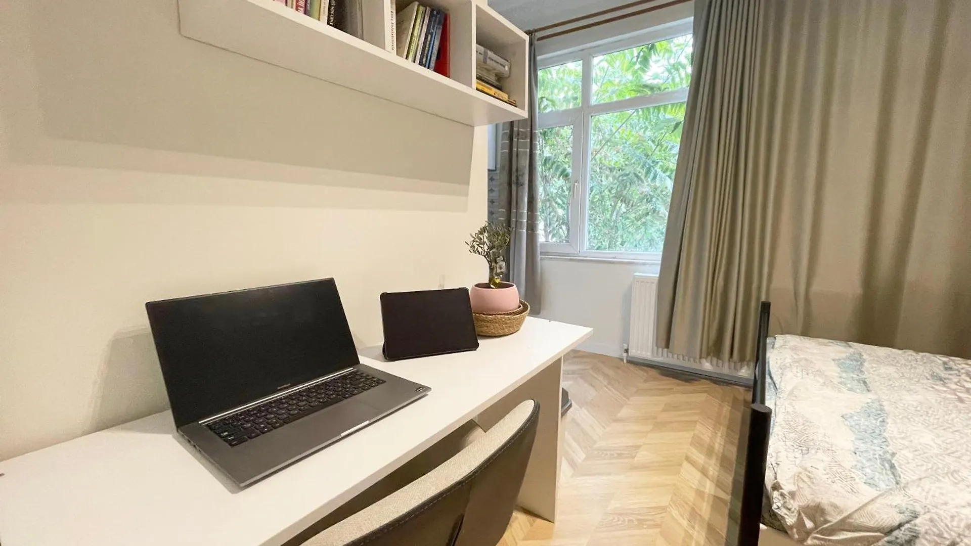 2Br And 2Bath Balcony Apt In Heart Of Isatanbul #3 Istanbul