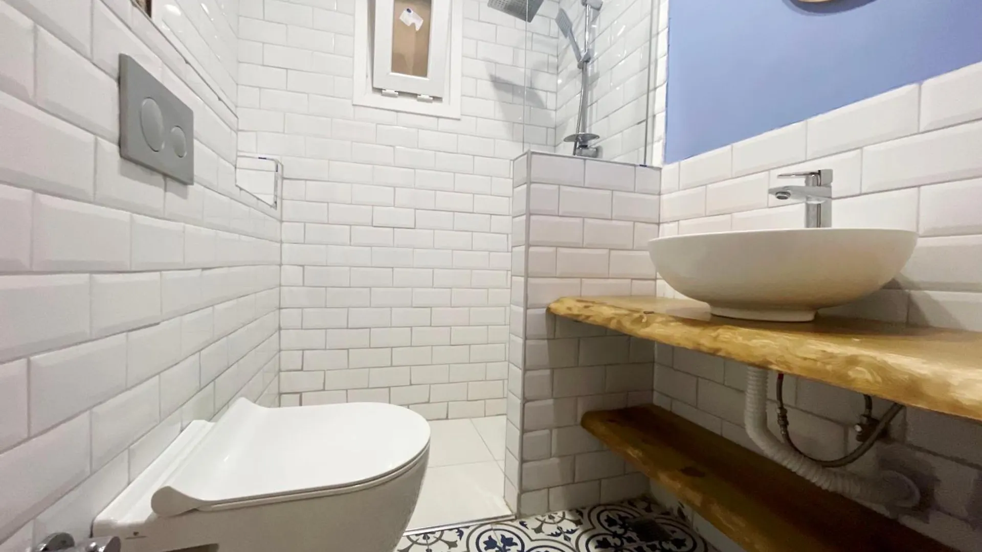 2Br And 2Bath Balcony Apt In Heart Of Isatanbul #3 Istanbul Turkey