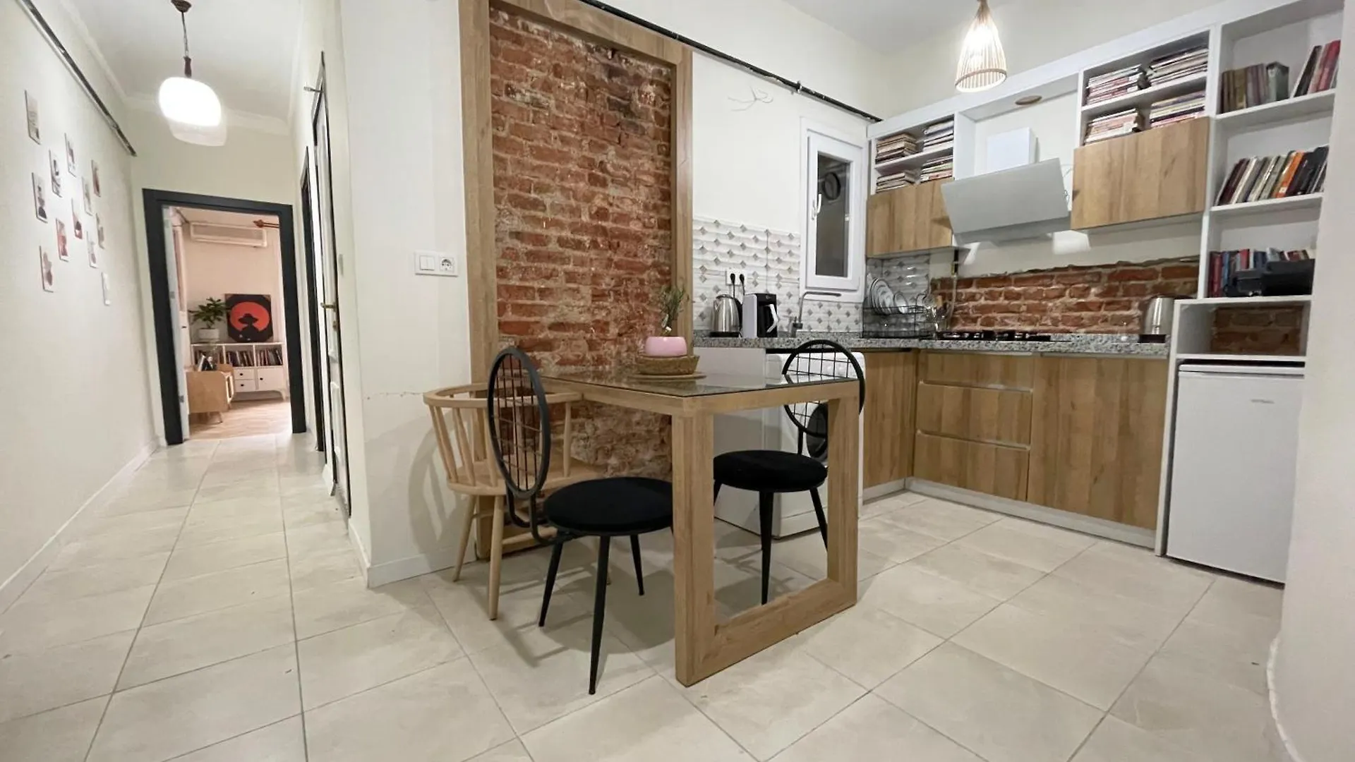 2Br And 2Bath Balcony Apt In Heart Of Isatanbul #3 Istanbul 0*,
